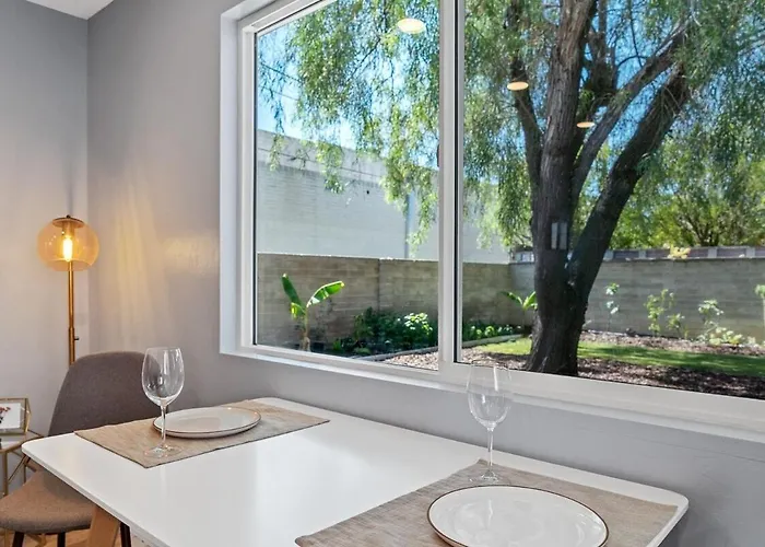 Pet Friendly In Couette-café Tucson